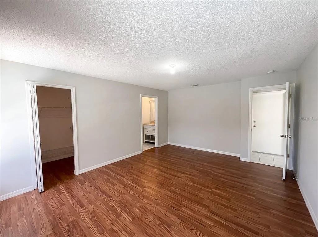 1750 Evergreen Court - Photo 3 of 7