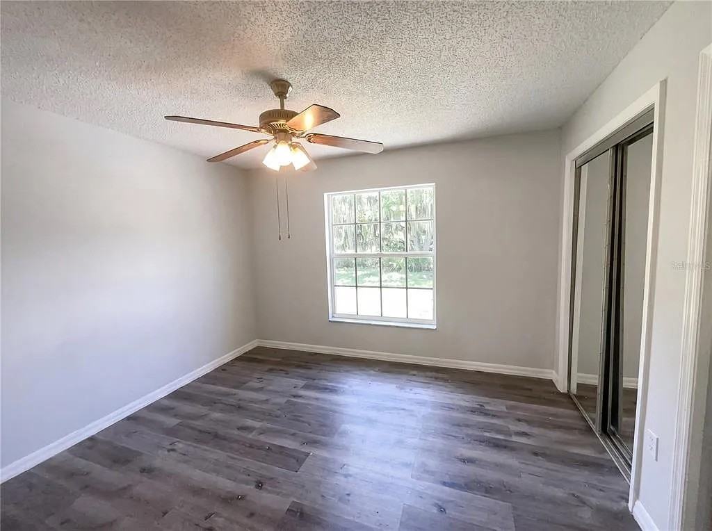 1750 Evergreen Court - Photo 5 of 7