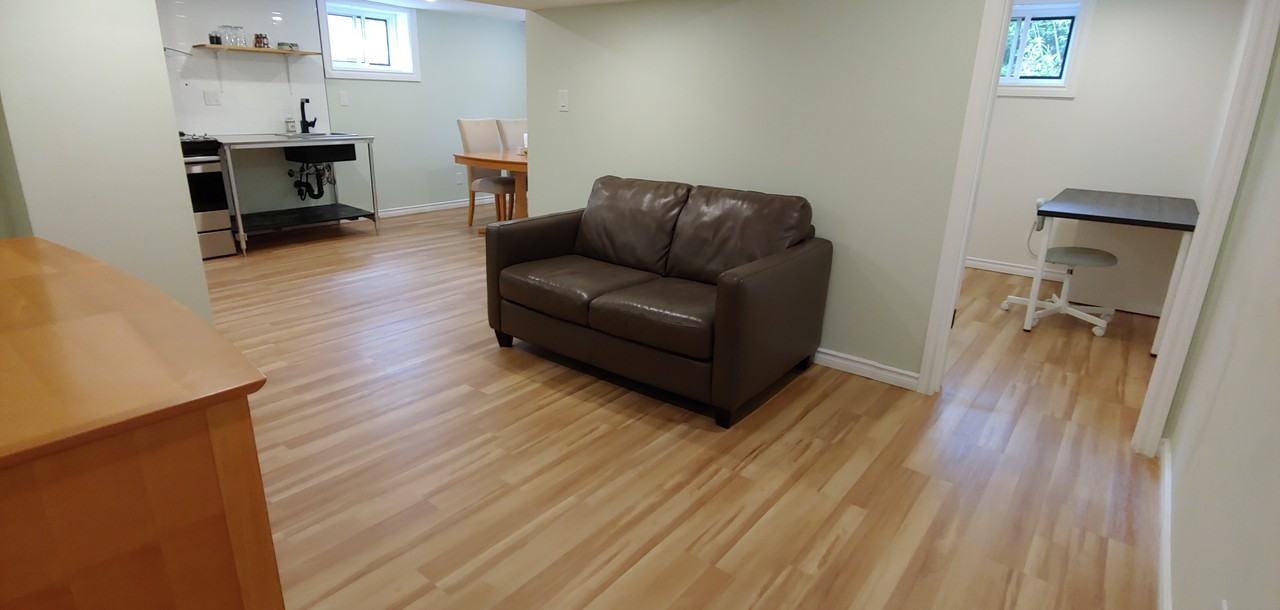 2257 Lawrence Avenue West - Photo 4 of 9