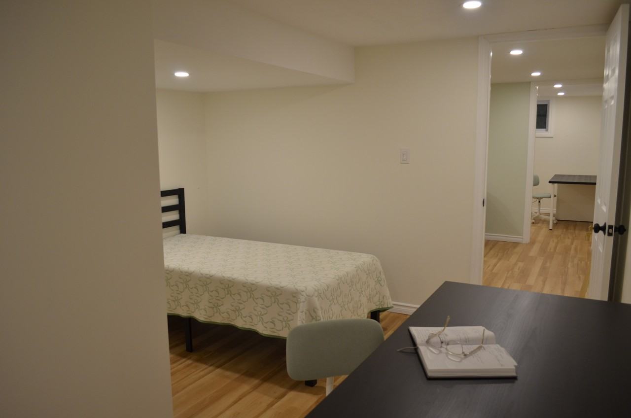 2257 Lawrence Avenue West - Photo 5 of 9