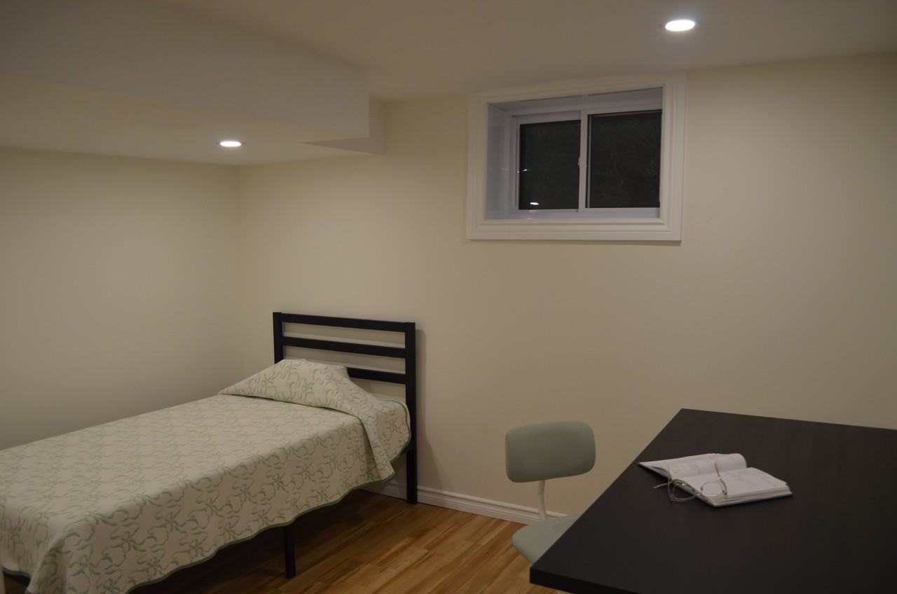2257 Lawrence Avenue West - Photo 7 of 9