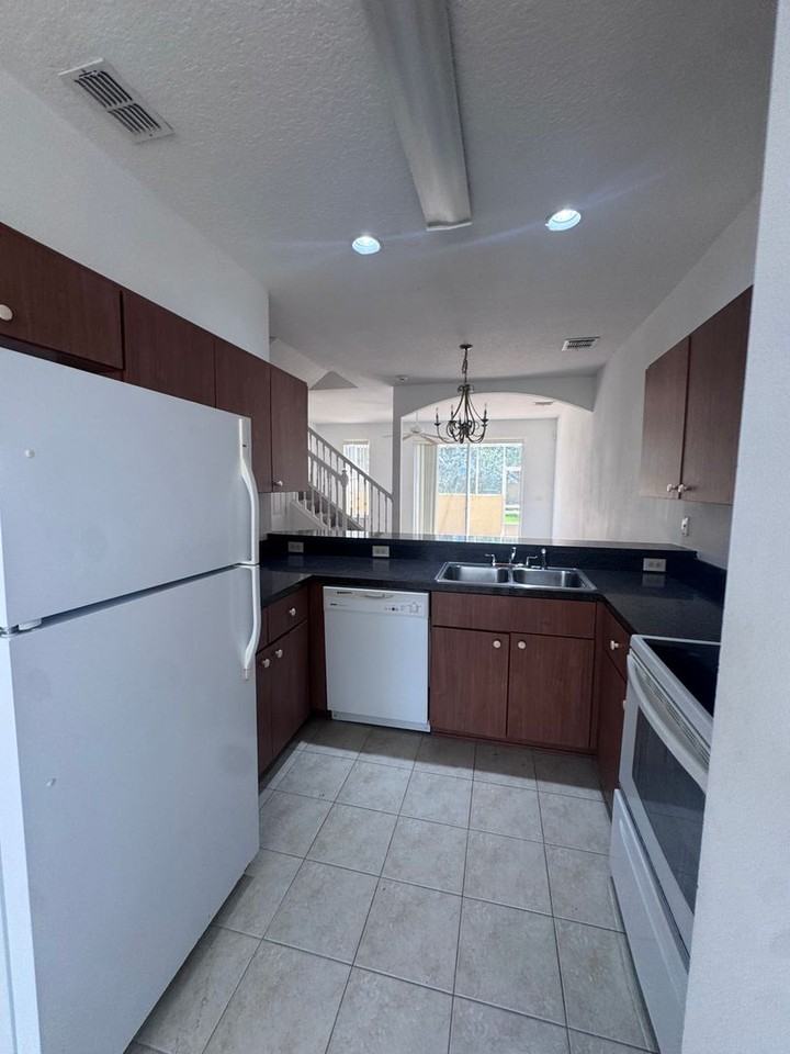 1194 S Beach Cir - Photo 6 of 38
