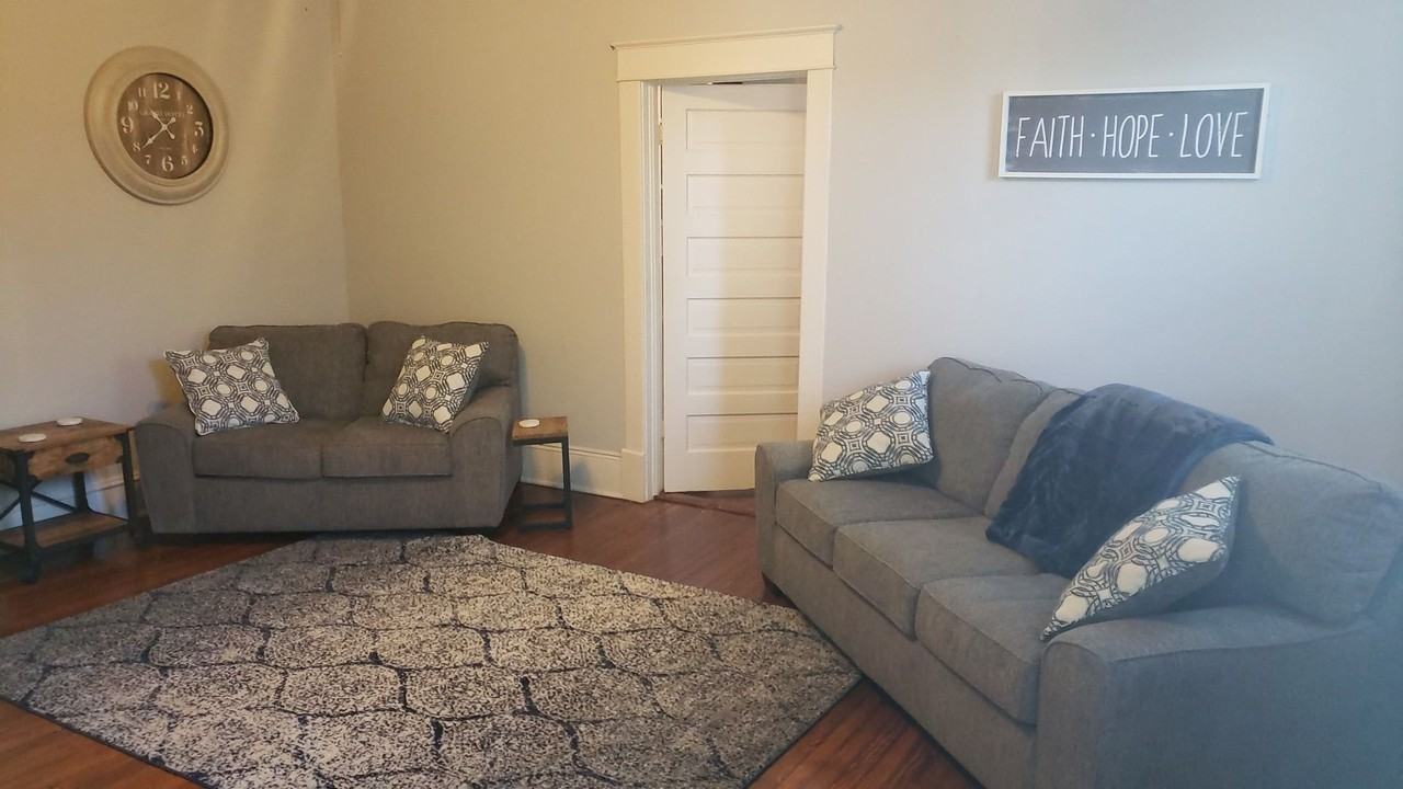 1806 E North Street - Photo 3 of 21