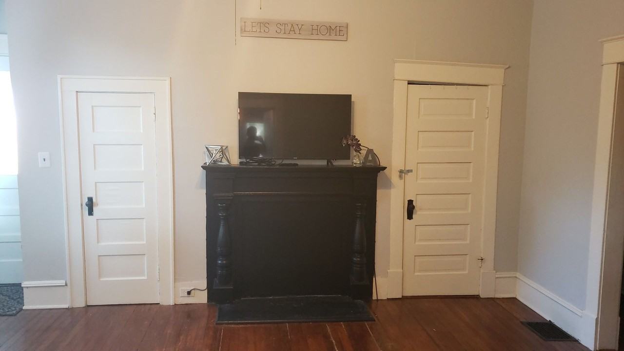 1806 E North Street - Photo 4 of 21