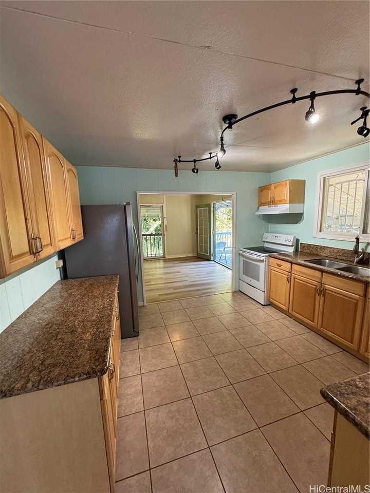 2129 Gertz Ln - Photo 4 of 16