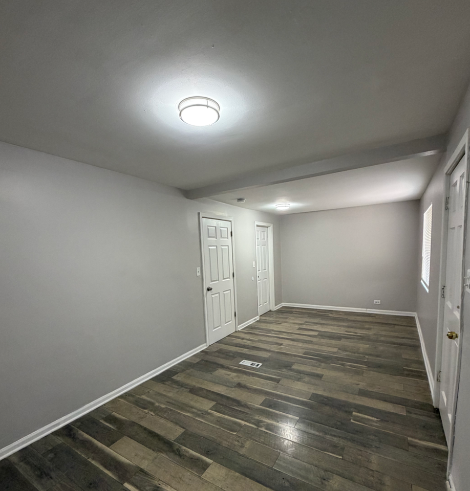 11550 S Church St - Photo 6 of 10