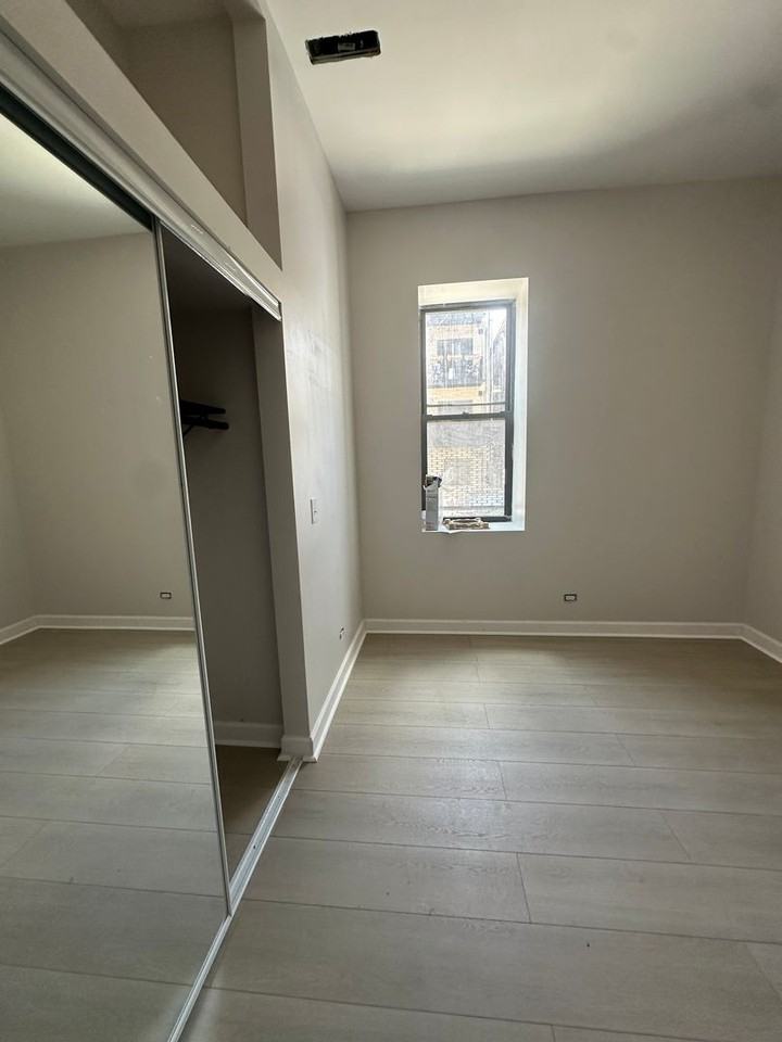 2744 W. 18th St - Photo 4 of 23