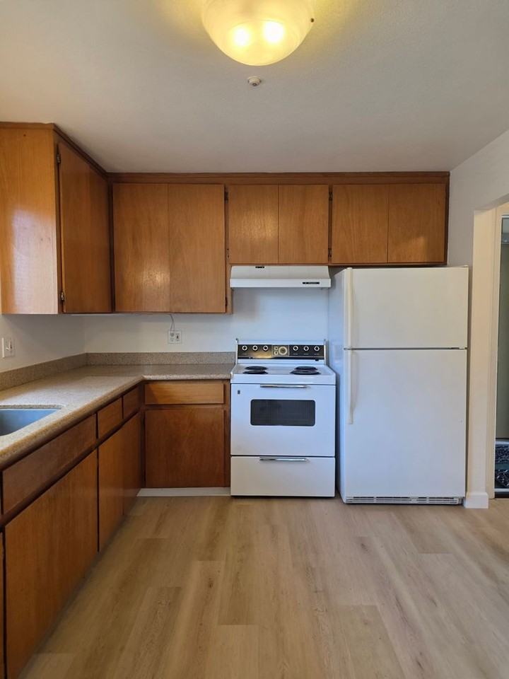 415 Kentucky St #B - Photo 2 of 13