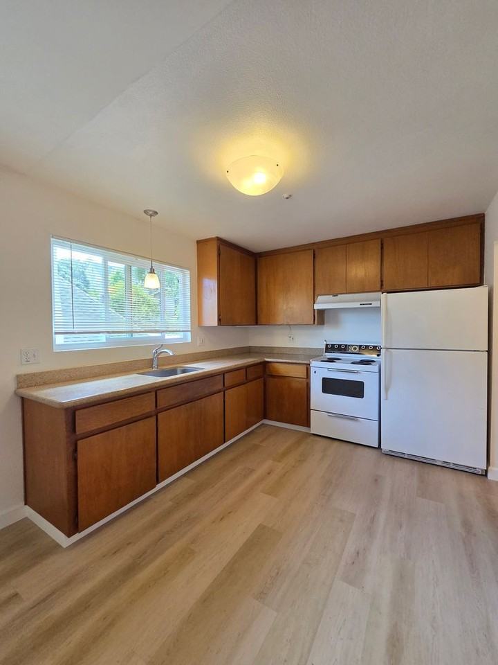 415 Kentucky St #B - Photo 3 of 13