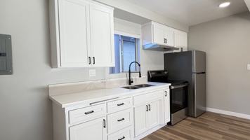 featured image of 9559 Flower St