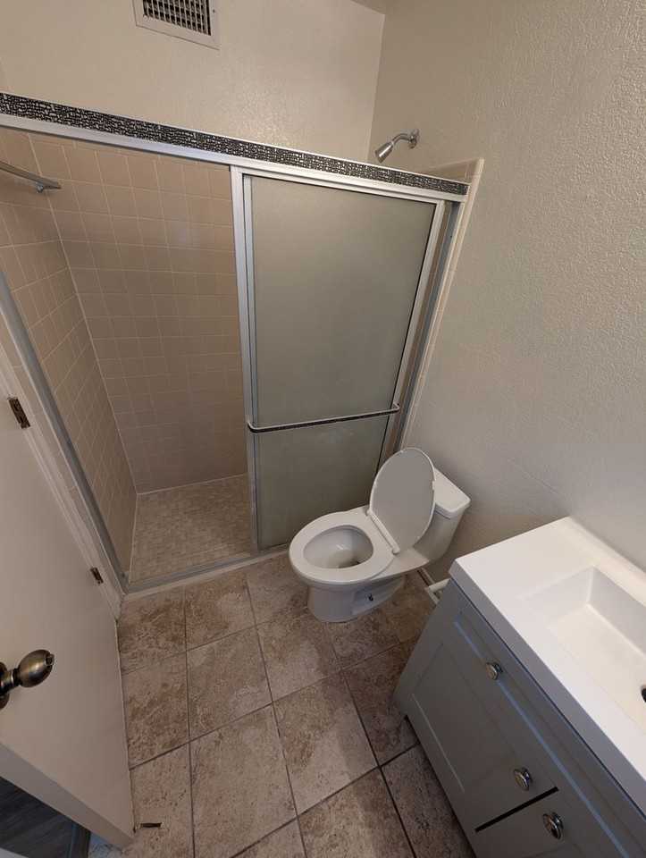 1430 N Leawood Pl - Photo 4 of 20