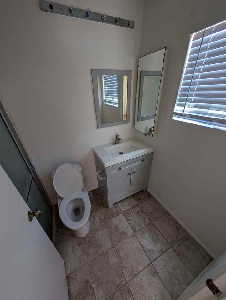 1430 N Leawood Pl - Photo 5 of 20
