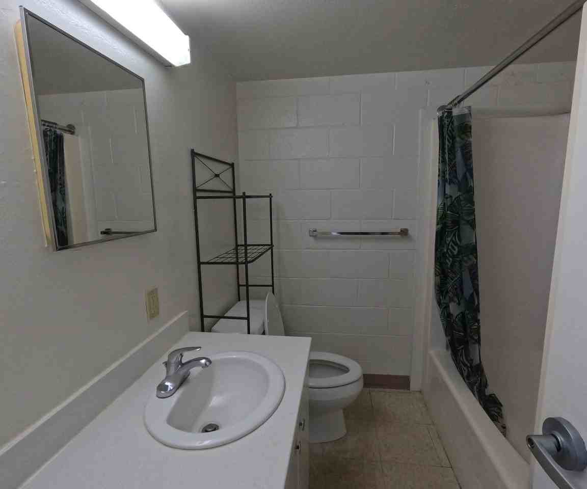 Affordable 2BR/1BA Apartments with Lanai Near Civic Auditorium – Income Limits Apply - Photo 5 of 11