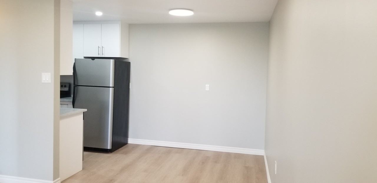 986 Huron Street - Photo 5 of 12