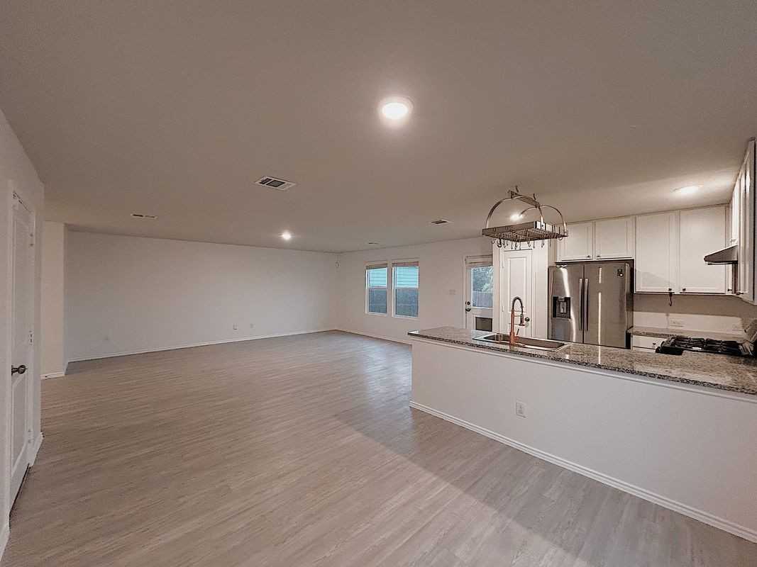 14121 Mulch Ct - Photo 4 of 25