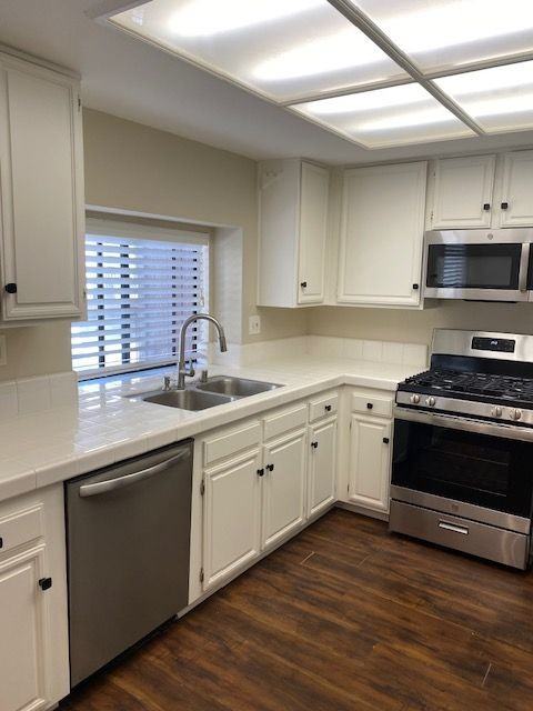 21931 Burbank Blvd ##40 - Photo 6 of 17
