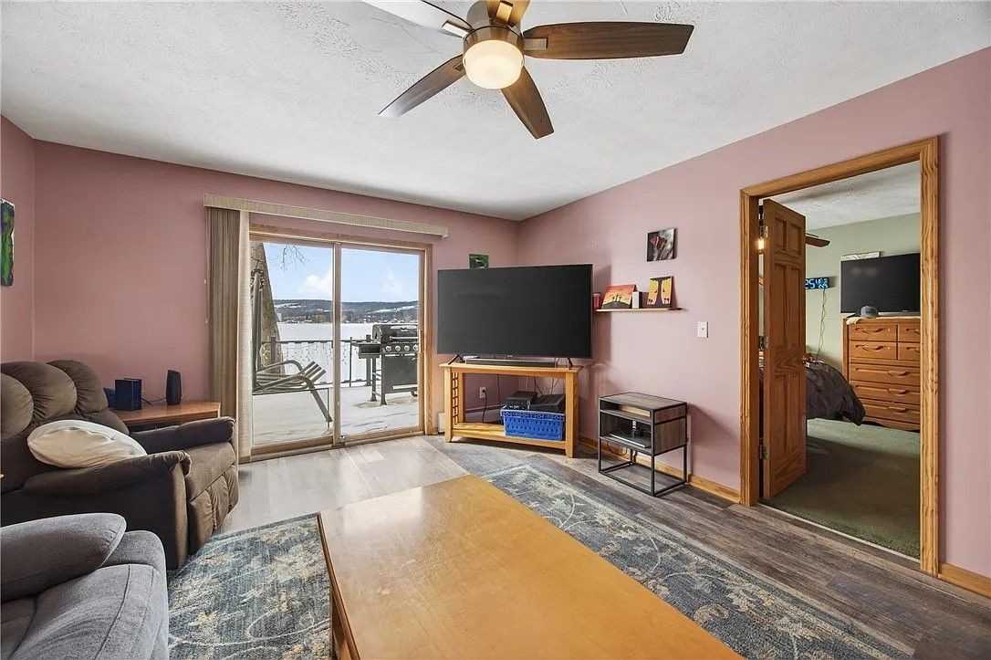 460 Stover Rd - Photo 5 of 15