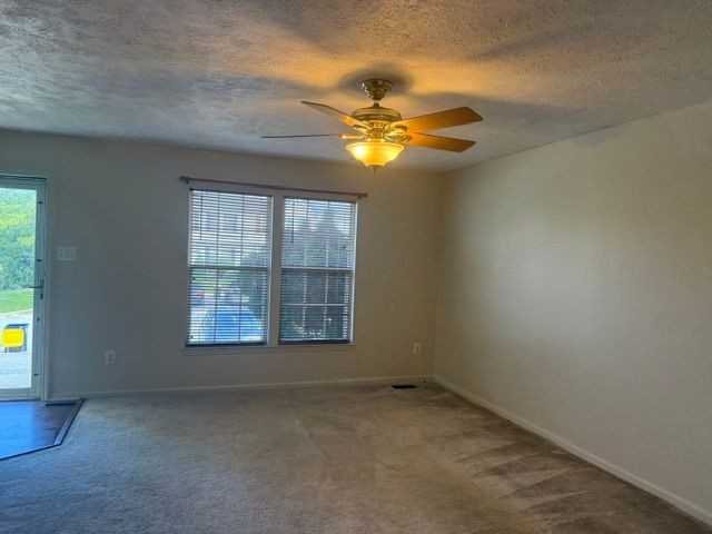 4 E Shetland Ct - Photo 3 of 32