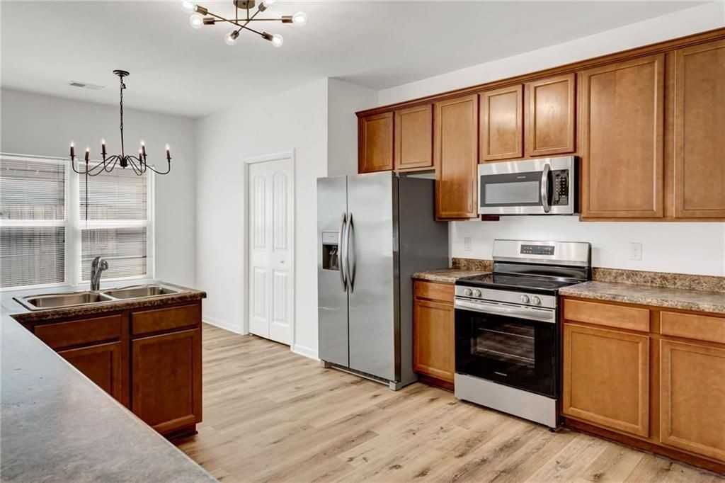 315 Alcovy Way - Photo 6 of 31