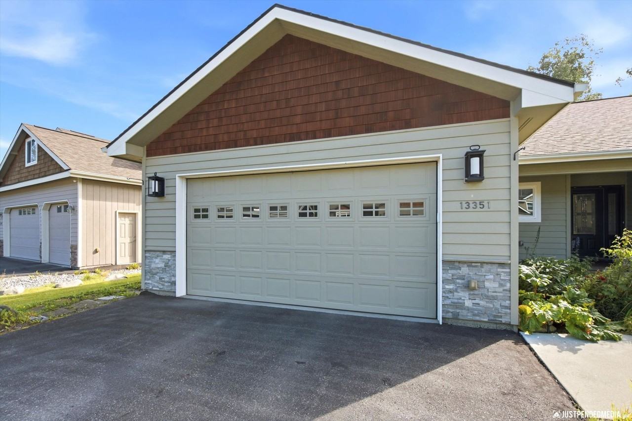 13351 Rosser Dr - Photo 3 of 41