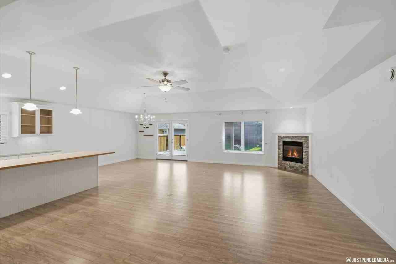 13351 Rosser Dr - Photo 6 of 41