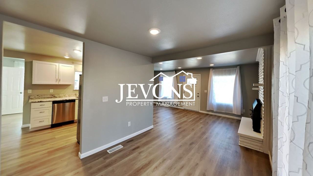 1206 W Nob Hill Blvd - Photo 5 of 35