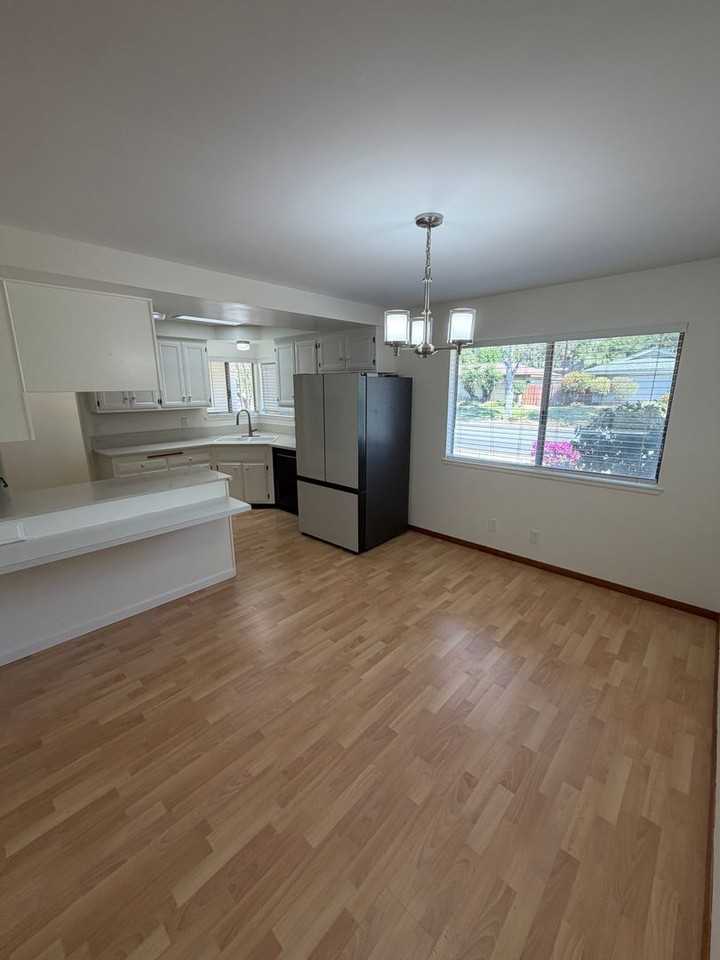5333 Parejo Dr - Photo 5 of 28