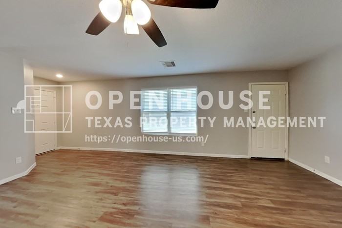 16716 Foursquare Dr - Photo 5 of 23