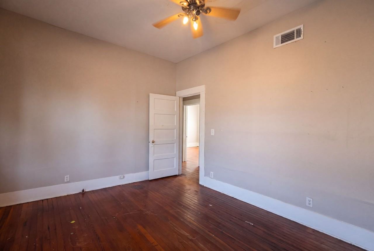 628 Olive St - Photo 6 of 15