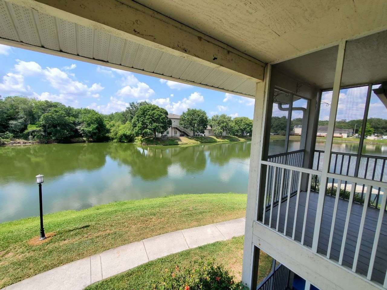 221 Lake Brook Cir - Photo 3 of 37