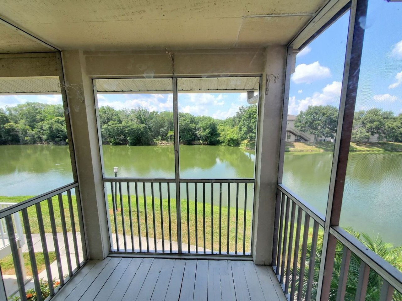 221 Lake Brook Cir - Photo 4 of 37