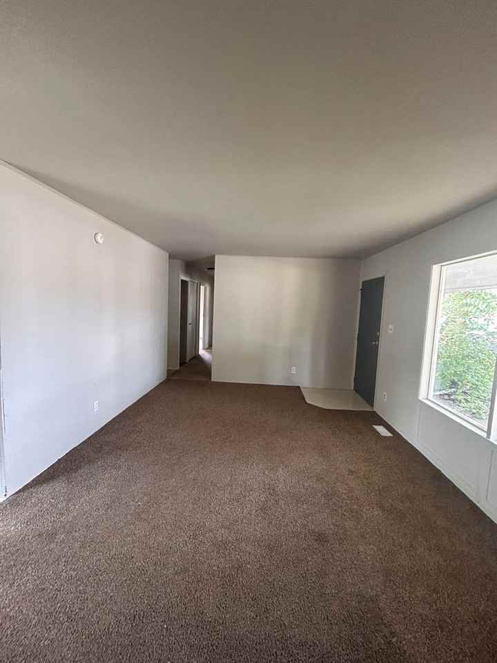 6220 Chatham Dr - Photo 2 of 6