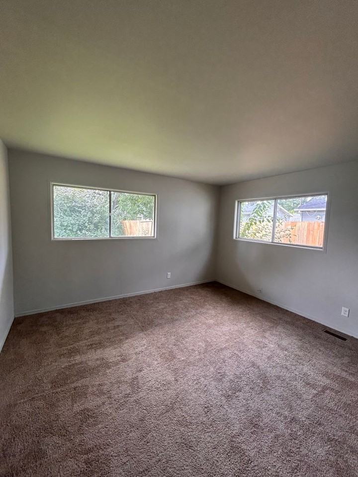 6220 Chatham Dr - Photo 4 of 6