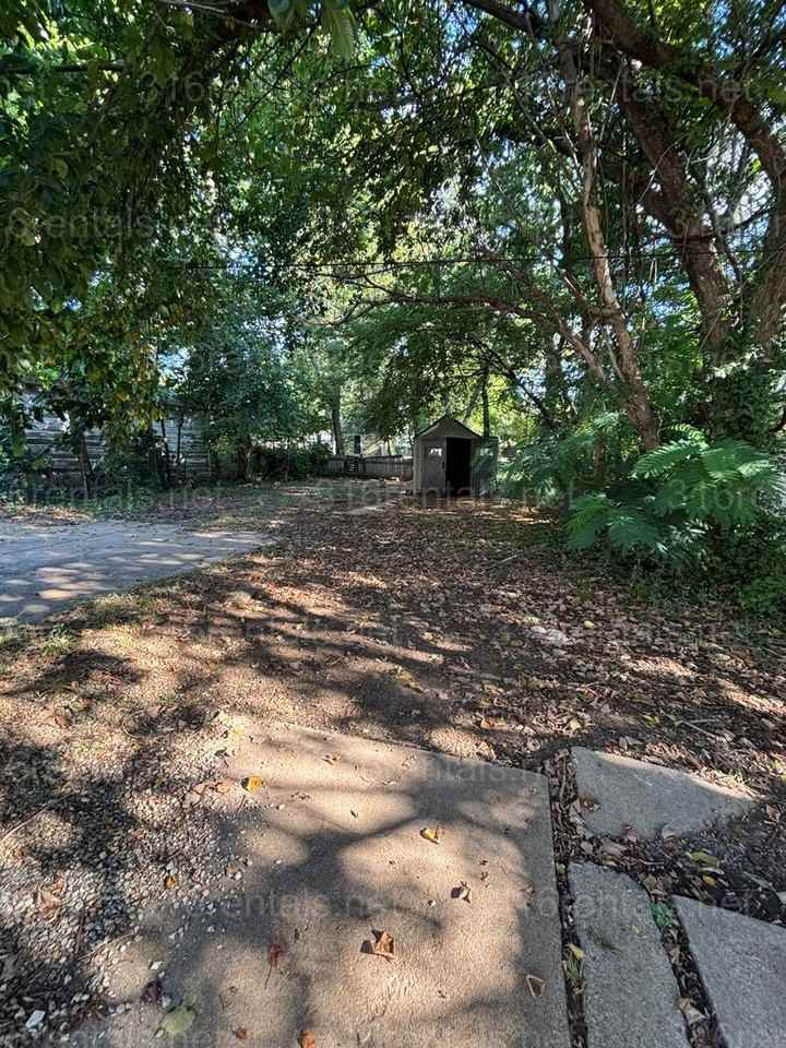 512 Benton Ave