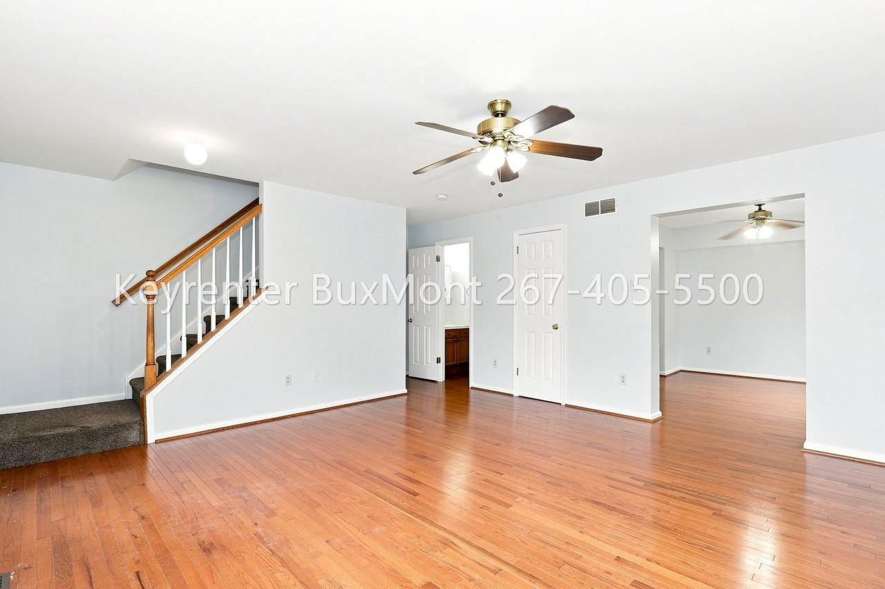 5008 Rebecca Fell Dr - Photo 2 of 18