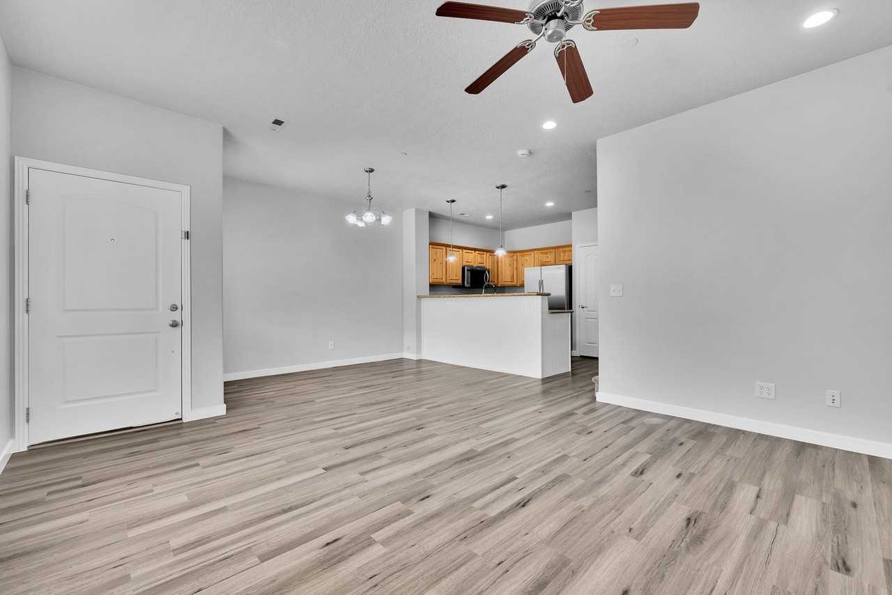 32 S 1580 W - Photo 4 of 27
