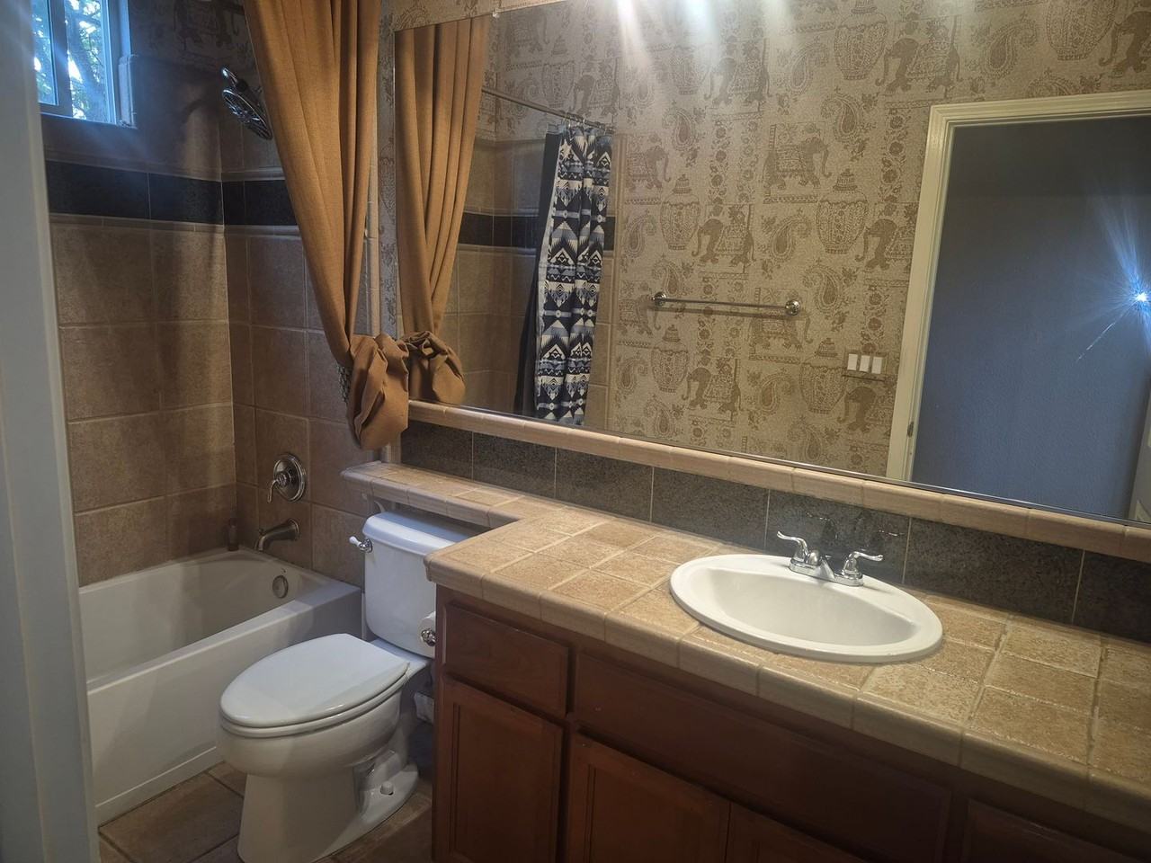 5012 Westlake Pkwy - Photo 6 of 20