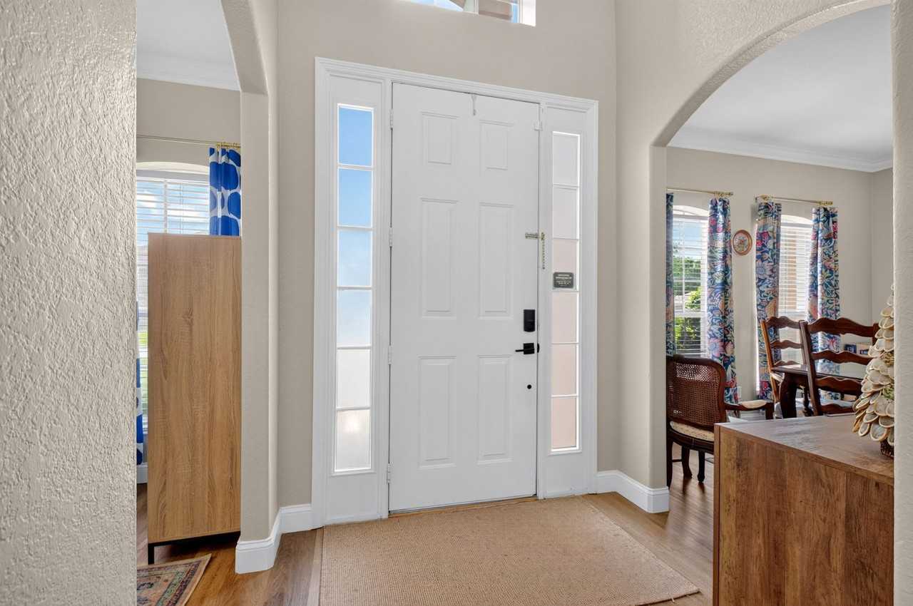 353 Lake Amberleigh Dr - Photo 4 of 50
