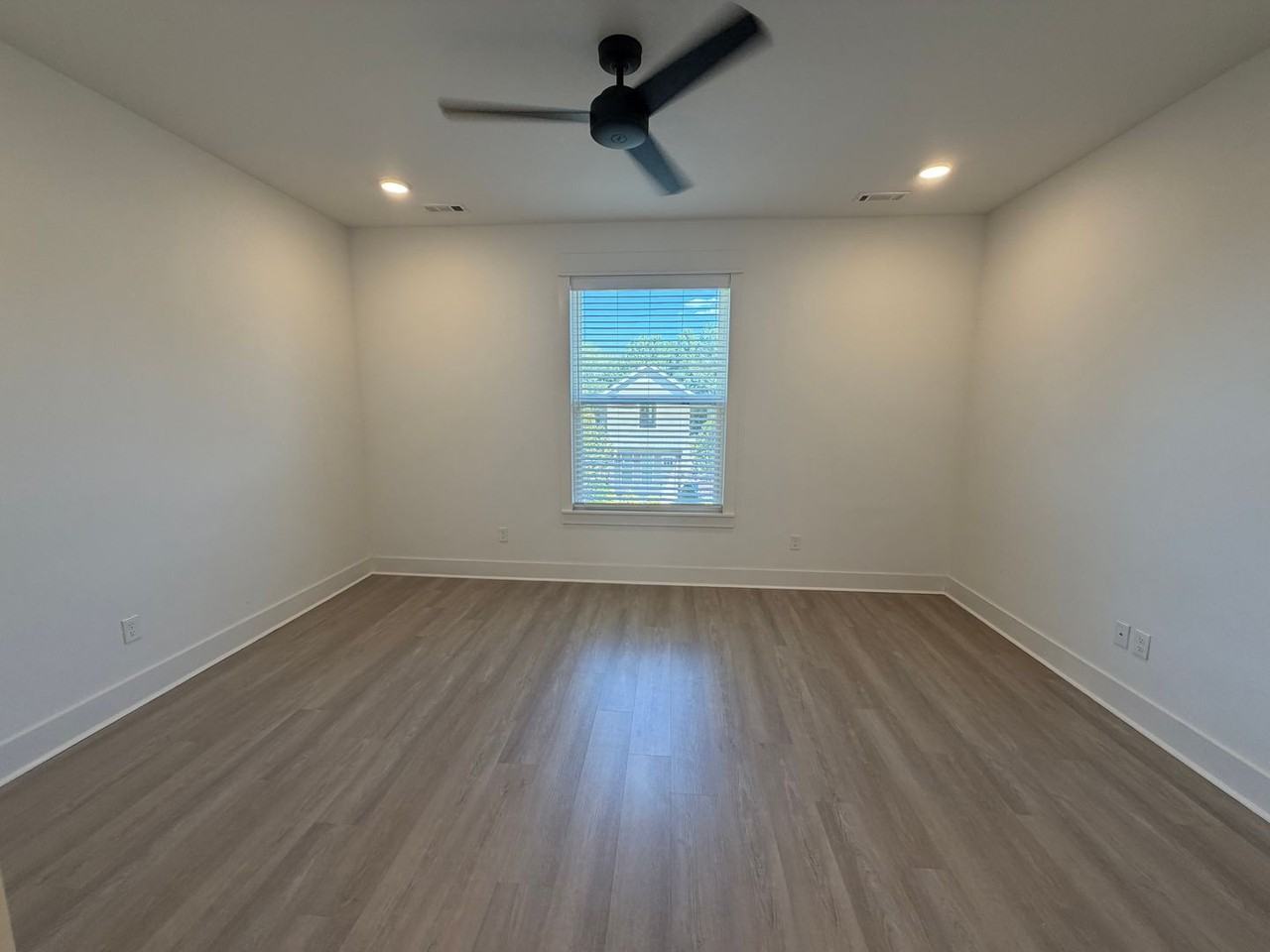 1349 S Duncan Ave - Photo 7 of 14