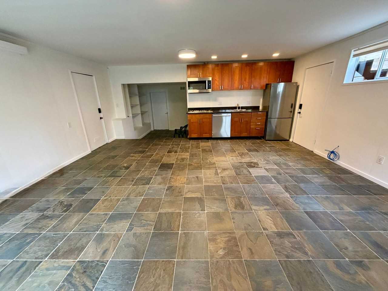 643 Edna St - Photo 2 of 10
