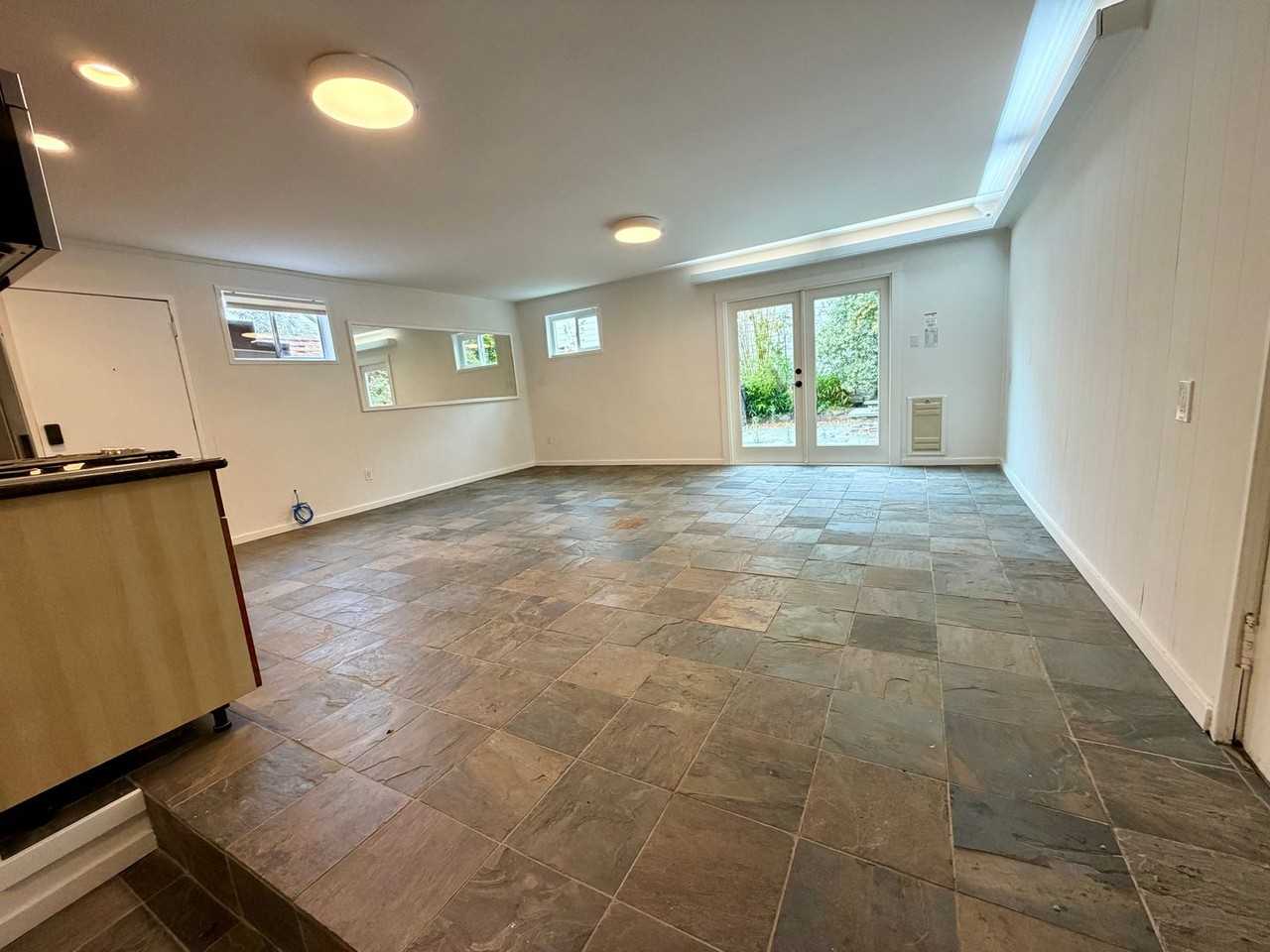 643 Edna St - Photo 4 of 10
