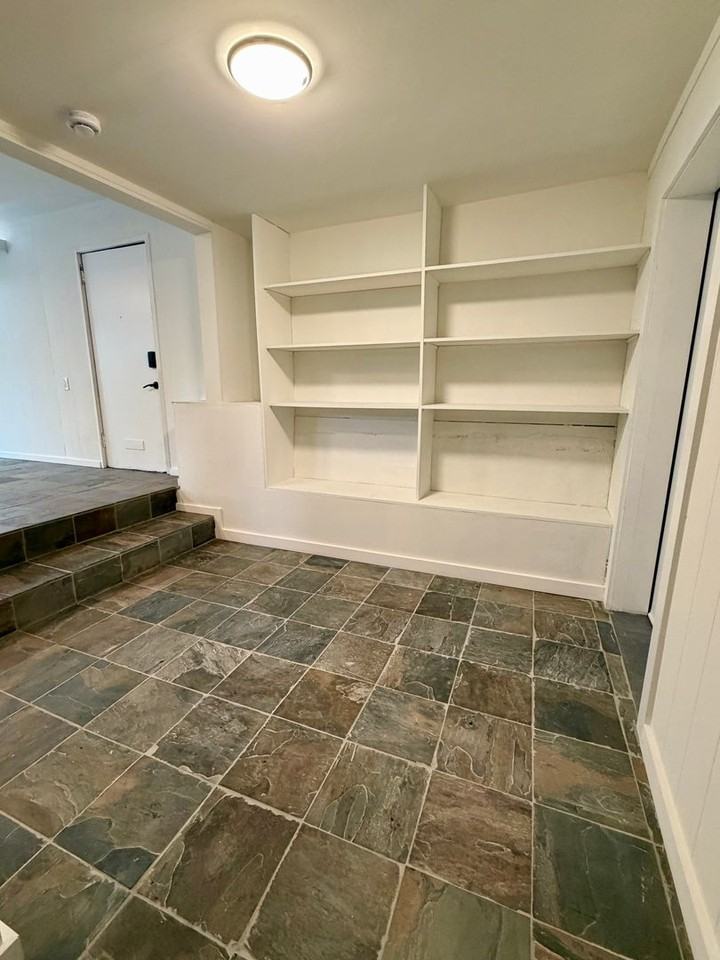 643 Edna St - Photo 5 of 10