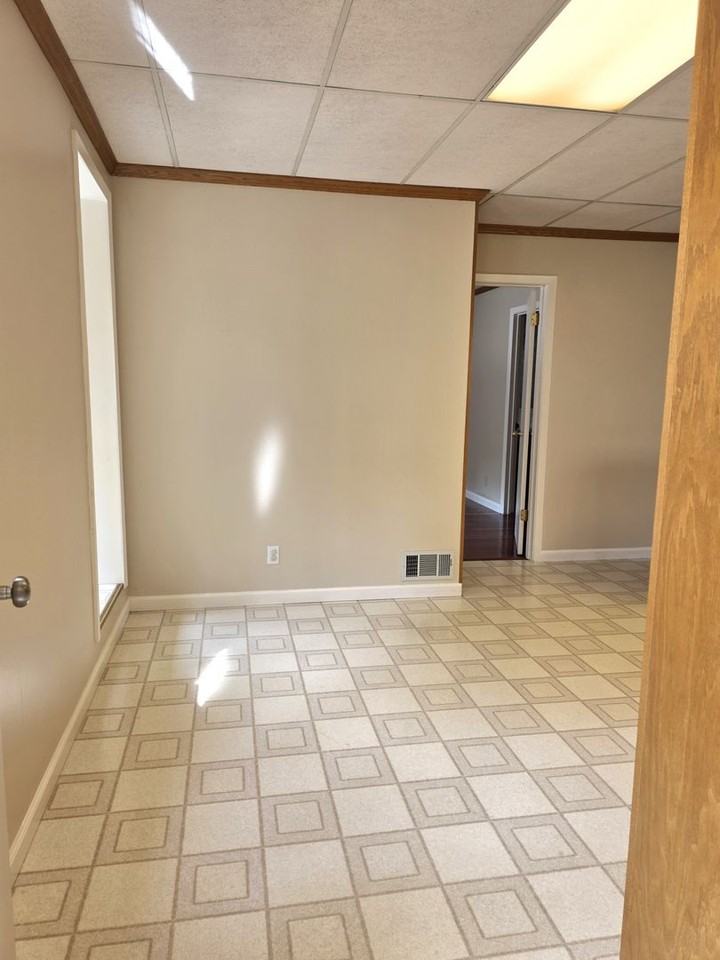 625 Winslow St - Photo 6 of 23