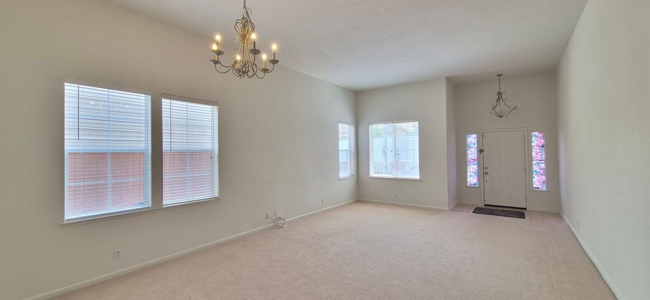 2080 Mariposa Dr - Photo 6 of 45
