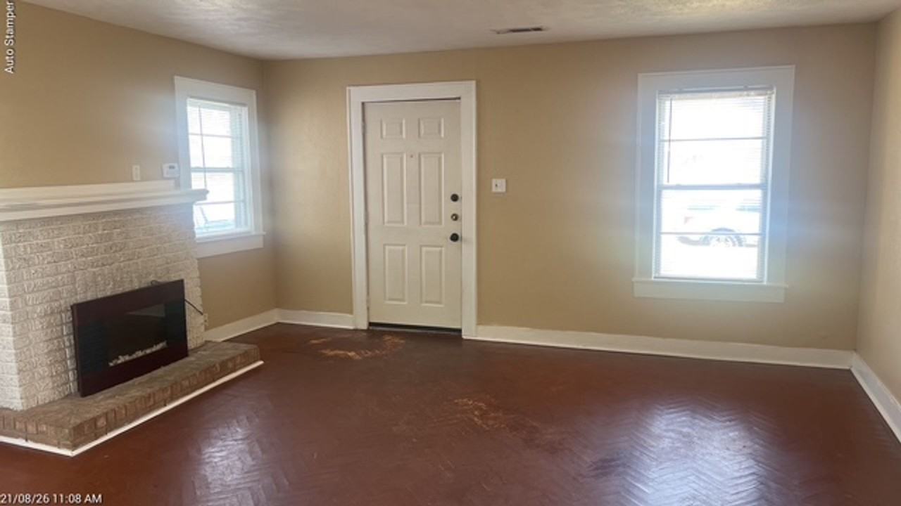 804 Austin St - Photo 2 of 27