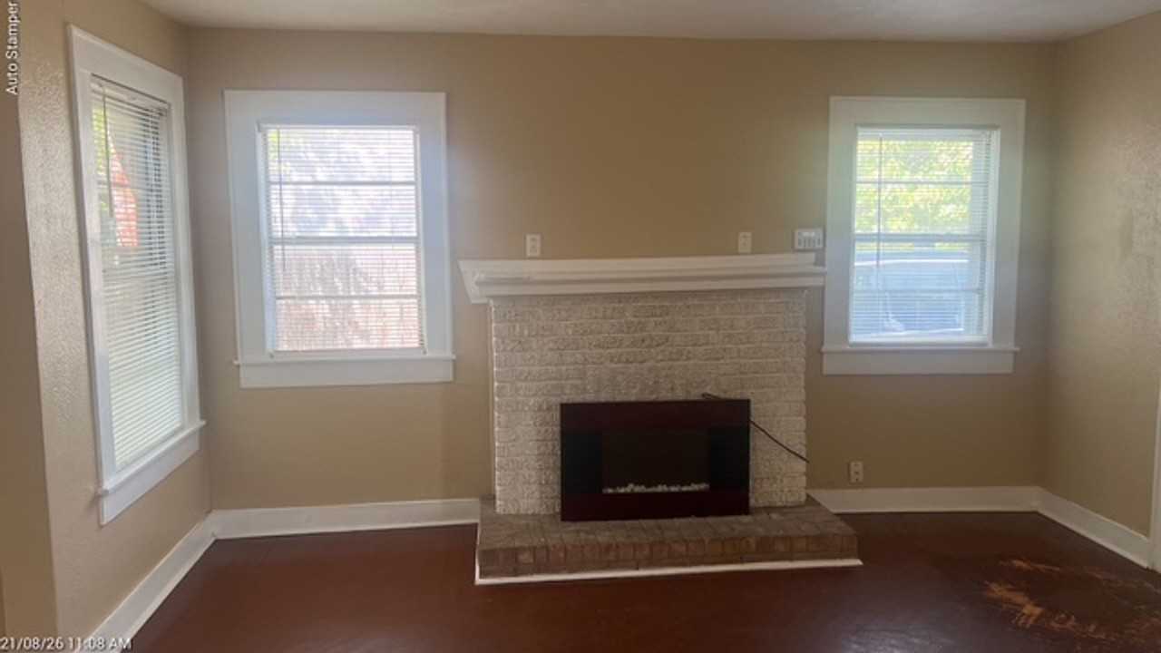 804 Austin St - Photo 3 of 27