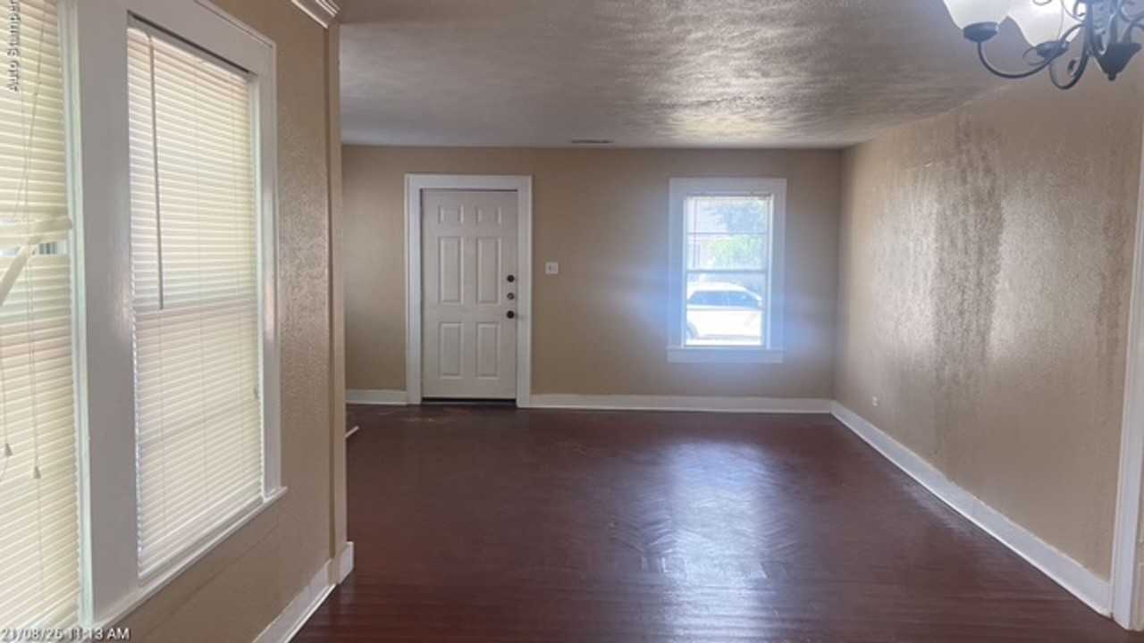 804 Austin St - Photo 4 of 27