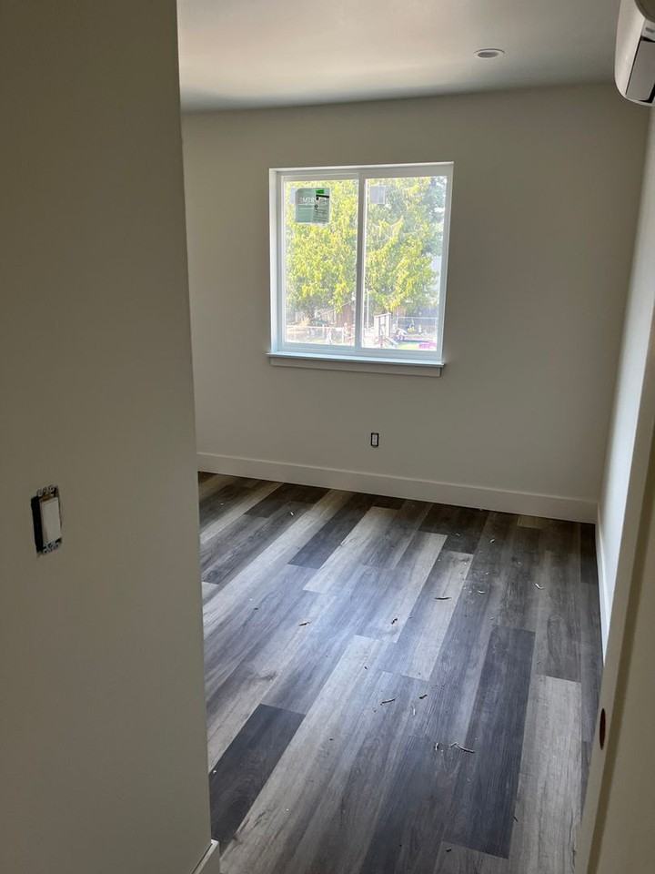 3202 Meridian St - Photo 3 of 5