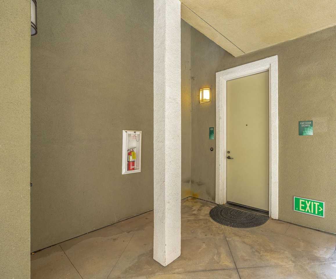12842 Palm St #101 - Photo 2 of 38