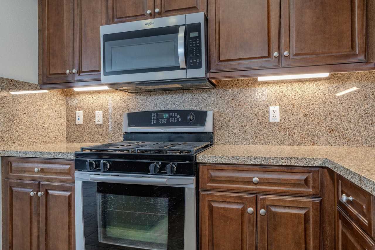 12842 Palm St #101 - Photo 5 of 38
